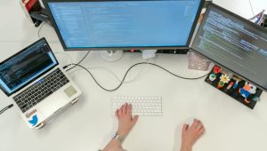 Lowongan Kerja Associate Software Engineer