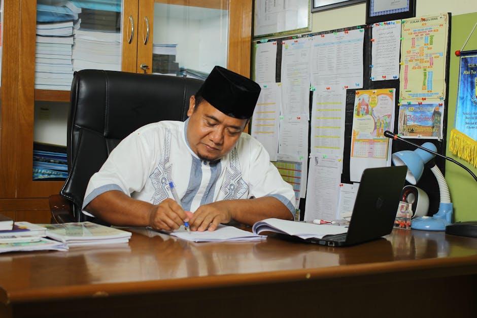 Lowongan Staf Administrasi Akademik
